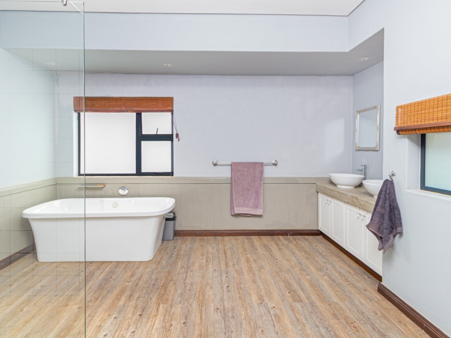 3 Bedroom Property for Sale in The Coves North West